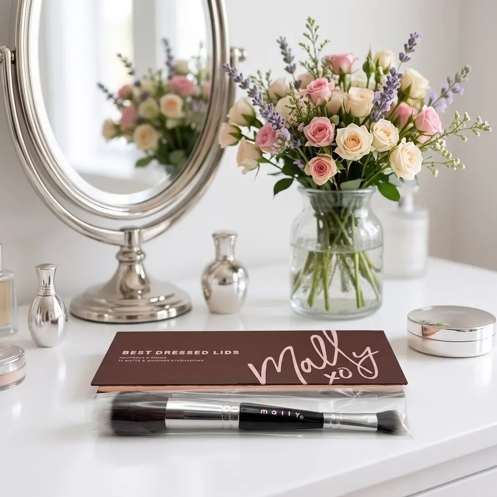 Mally Best Dressed Lids Eyeshadow Palette & Makeup Brush 2 Piece Bundle